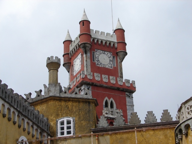 2008/03(March)/AroundTheWorld/Lisbon/640x480_top of Pena castle is beautiful.jpg